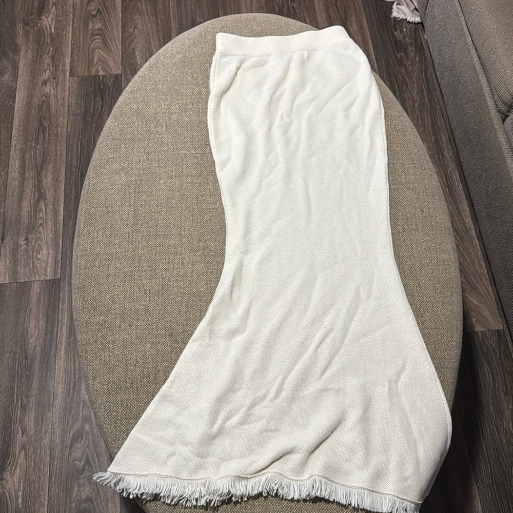 Lisa Yang cream top and skirt matching set, cashmere